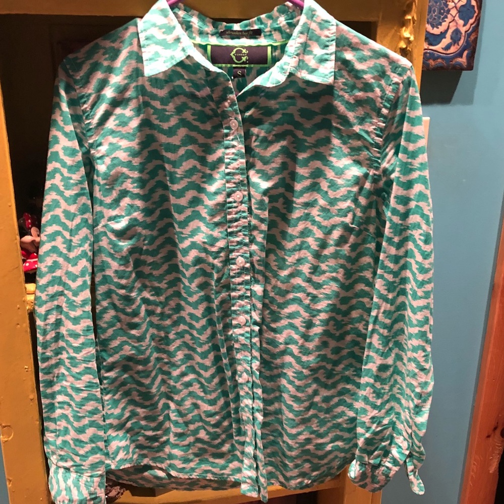 C. wonder Button Down, EUC size Small!